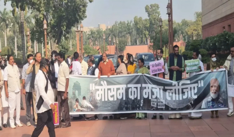 Opposition MPs protest with gas masks at Parliament gate, demand urgent debate on Delhi’s rising air pollution
