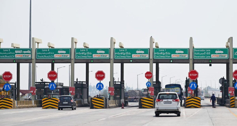 India to Go Fully Cashless on Highways: No Cash Toll Payments from April 1, 2026
