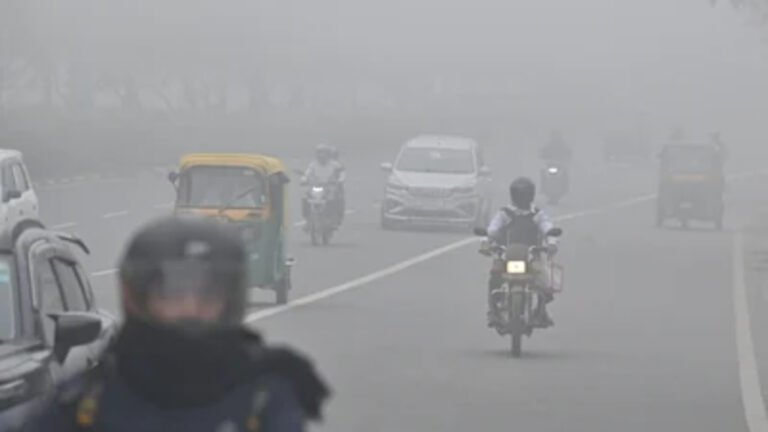 Delhi Sees Rare Dense Fog in March as Temperature Drops Sharply