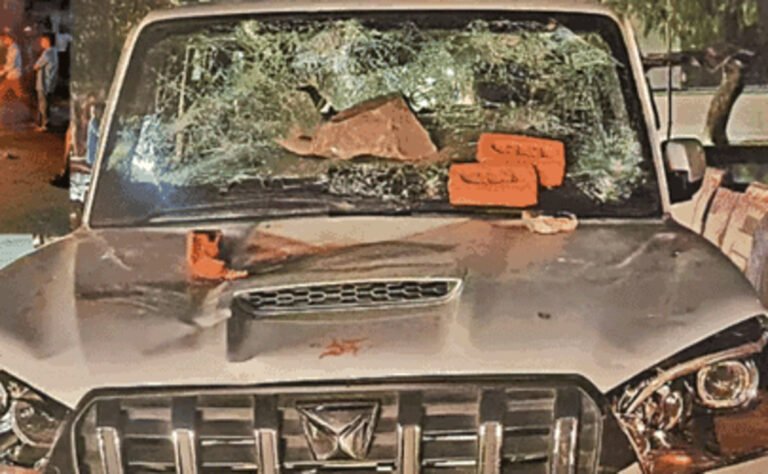 Jaipur Liquor Shop Clash Turns Violent, Vehicles Damaged and Bike Set Ablaze