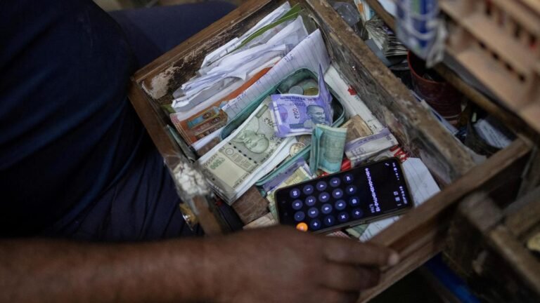 Indian Rupee Recovers from Record Low but Ends at ₹92.17 Against US Dollar