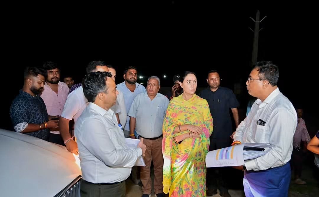 टोडी मोड़ से 14 नंबर तक सर्विस लेन का दीया कुमारी ने किया निरीक्षण, मेट्रो-एलिवेटेड रोड रूट को लेकर दिए निर्देश