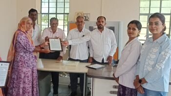 बग्गड़ में आंगन मिलन सेवा कार्यक्रम, आशा सहयोगिनियों व आंगनबाड़ी कर्मियों का सम्मान