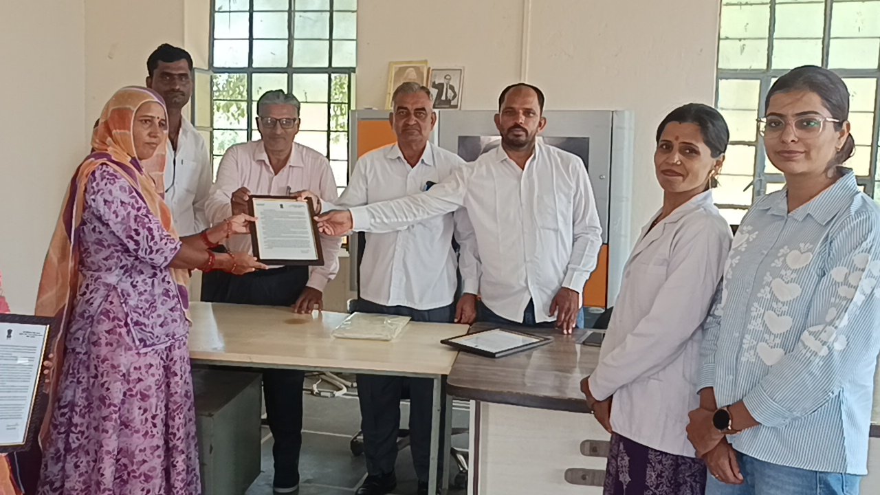 बग्गड़ में आंगन मिलन सेवा कार्यक्रम, आशा सहयोगिनियों व आंगनबाड़ी कर्मियों का सम्मान